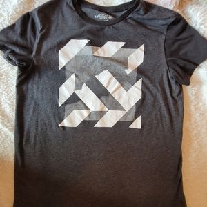 AE black and white t-shirt